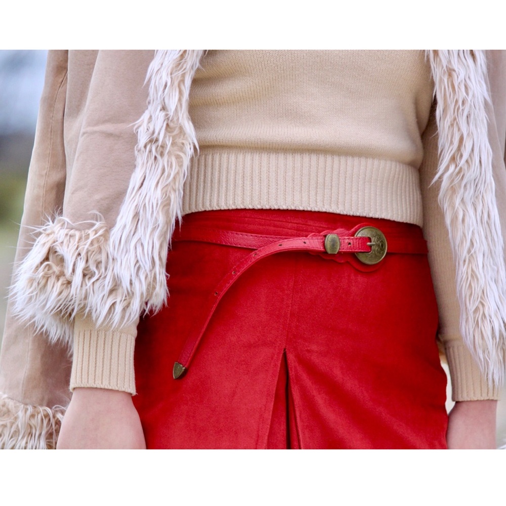 Host Pick ✨ Vintage Red & Bronze Concho Belt
